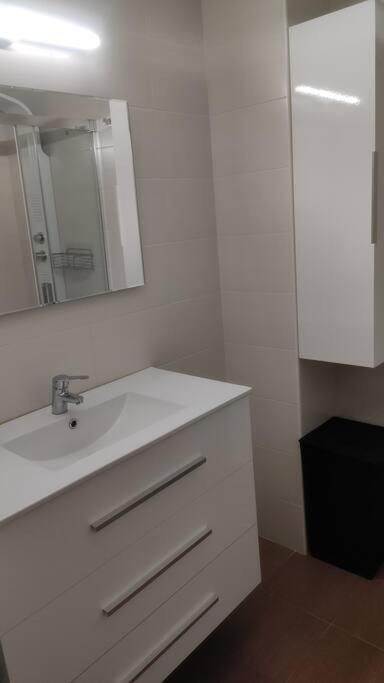 Piso En El Centro De Solares Apartment Ngoại thất bức ảnh